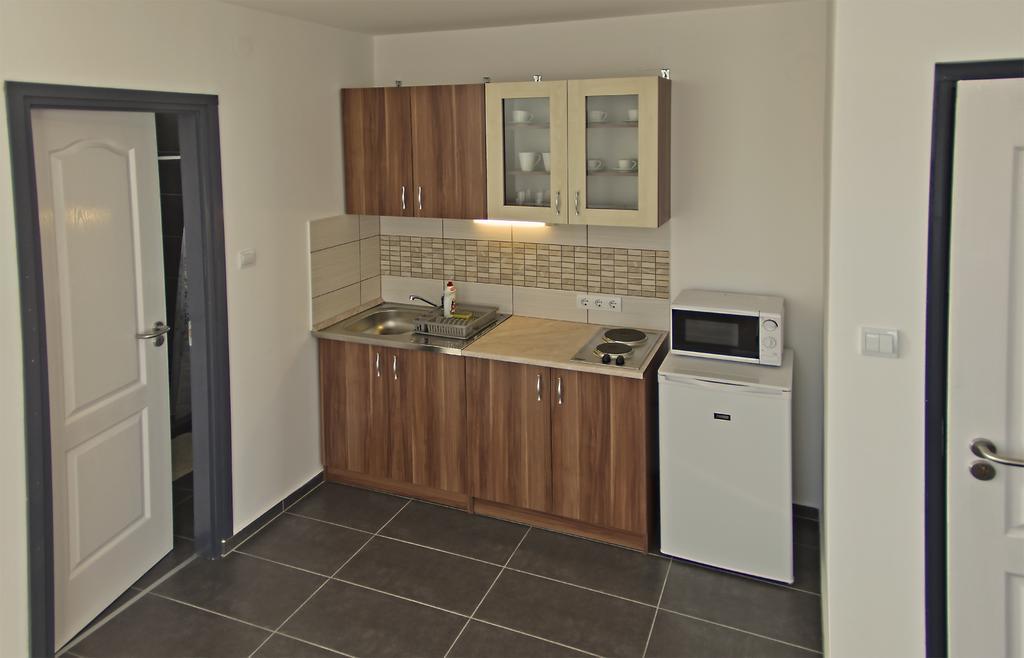 Luca Apartman Шопрон Номер фото